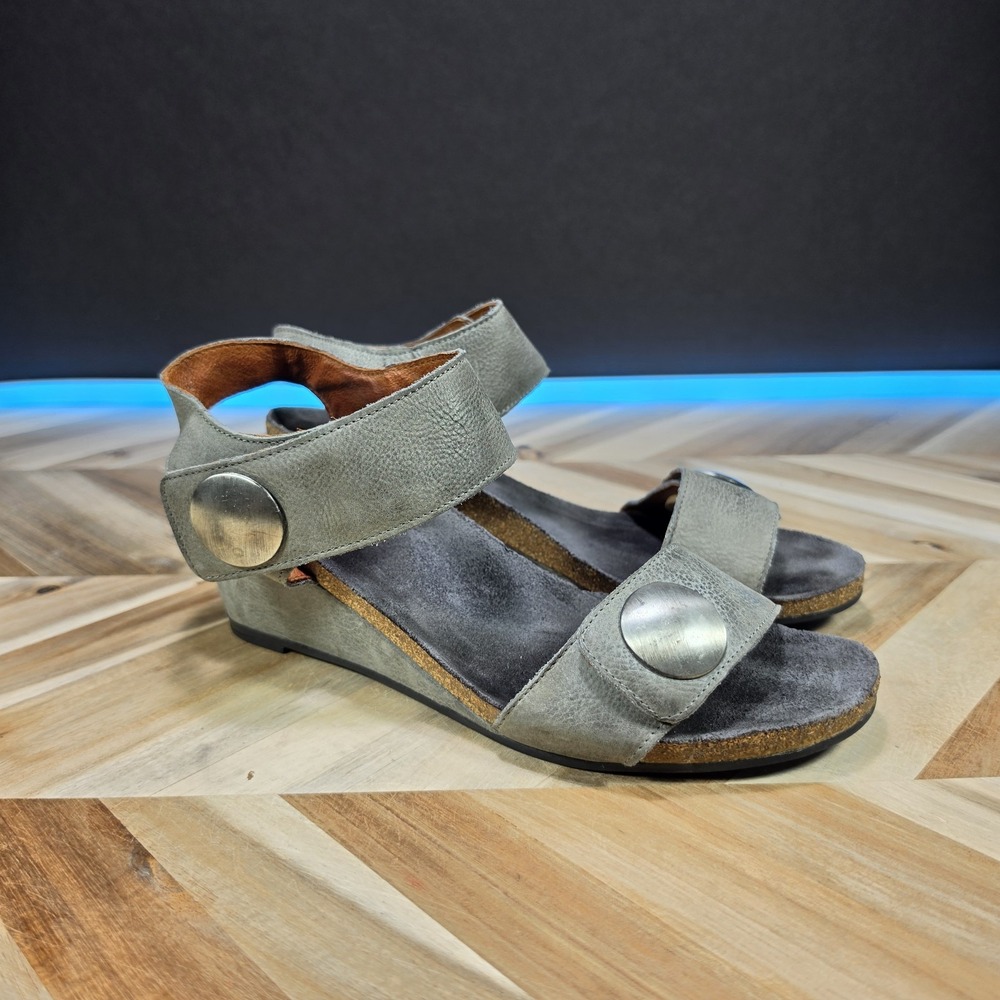 Taos Carousel 3209 Women's 10.5 EU 41 Gray Leather Wedge Comfort Sandals Shoes